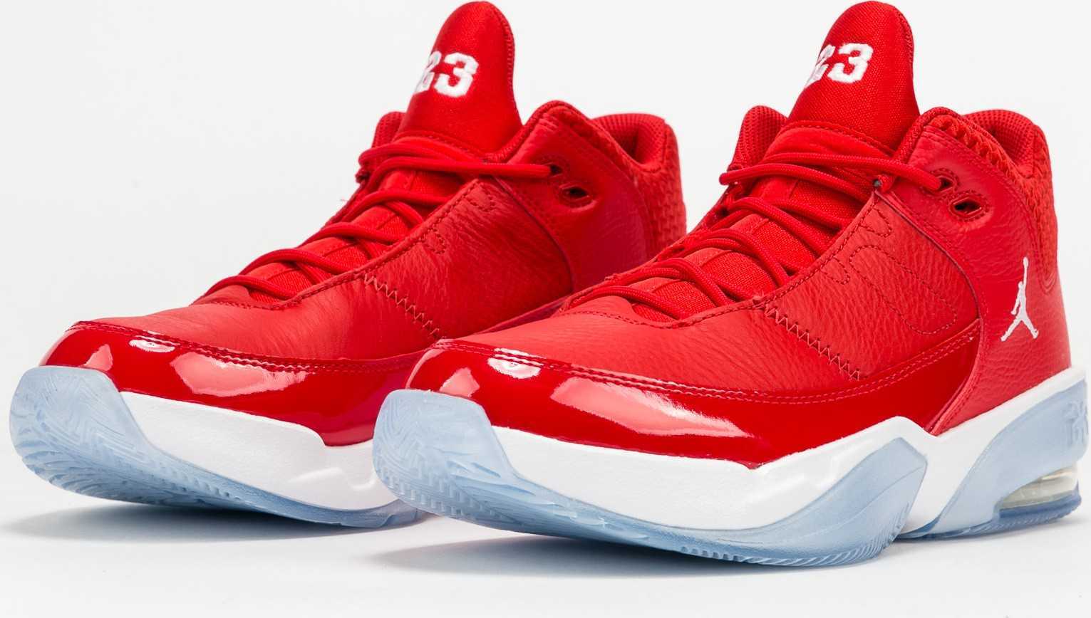 Jordan Max Aura 3 university red / white | Super-Kecky.cz