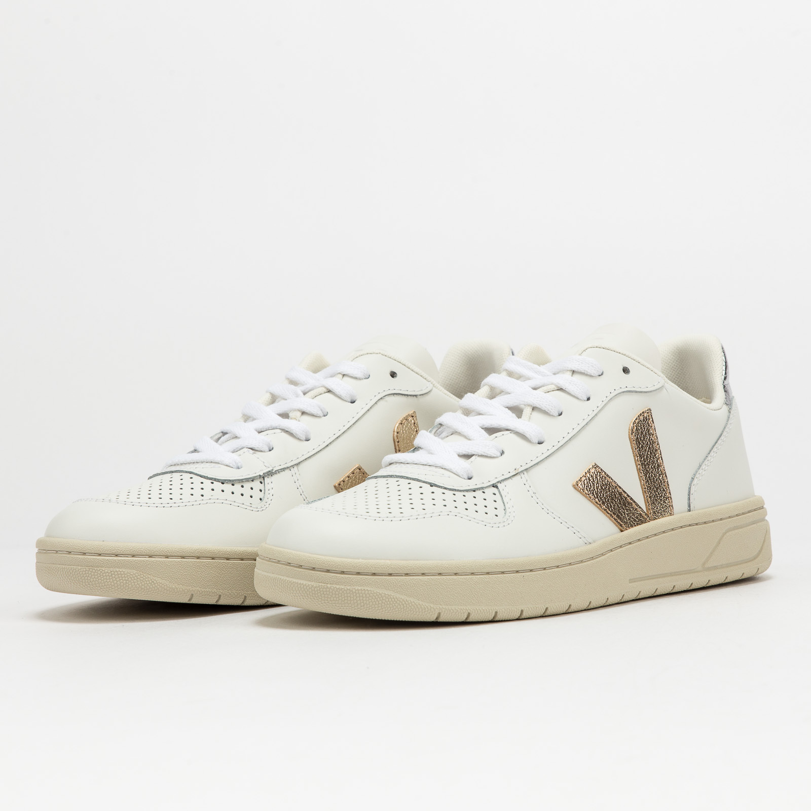 VEJA V-10 Leather extra white / platine / silver Veja