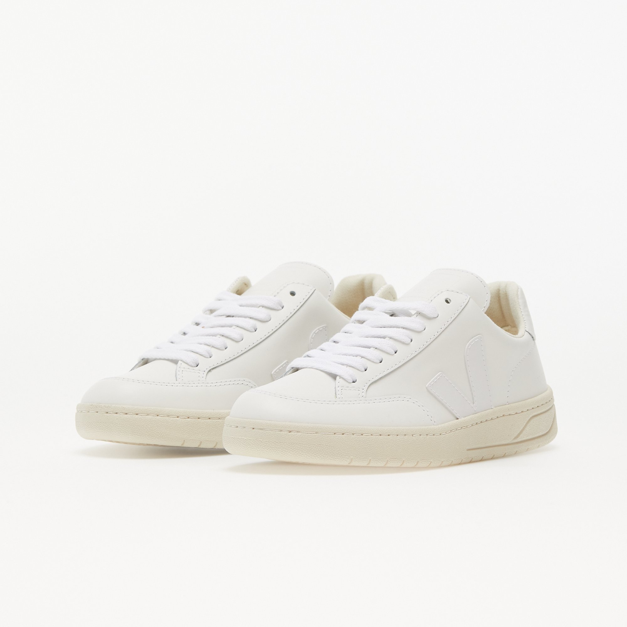 VEJA V-12 Leather extra white Veja