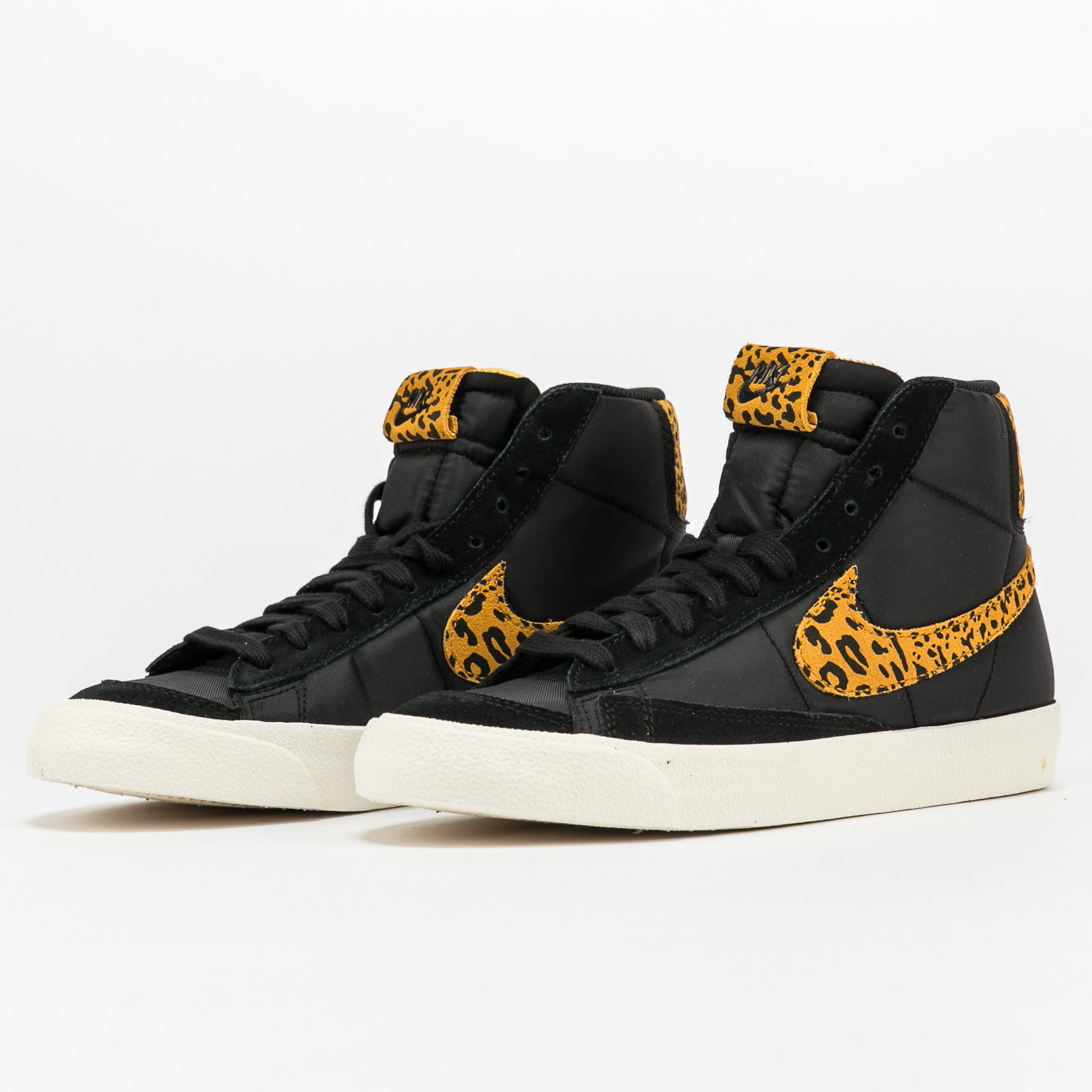 Nike WMNS Blazer Mid '77 black / chutney - sail Nike